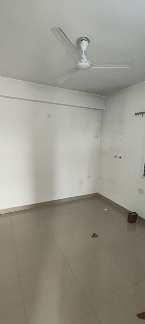 Room in 3 BHK Apartment at Aman Vihar – for Rent