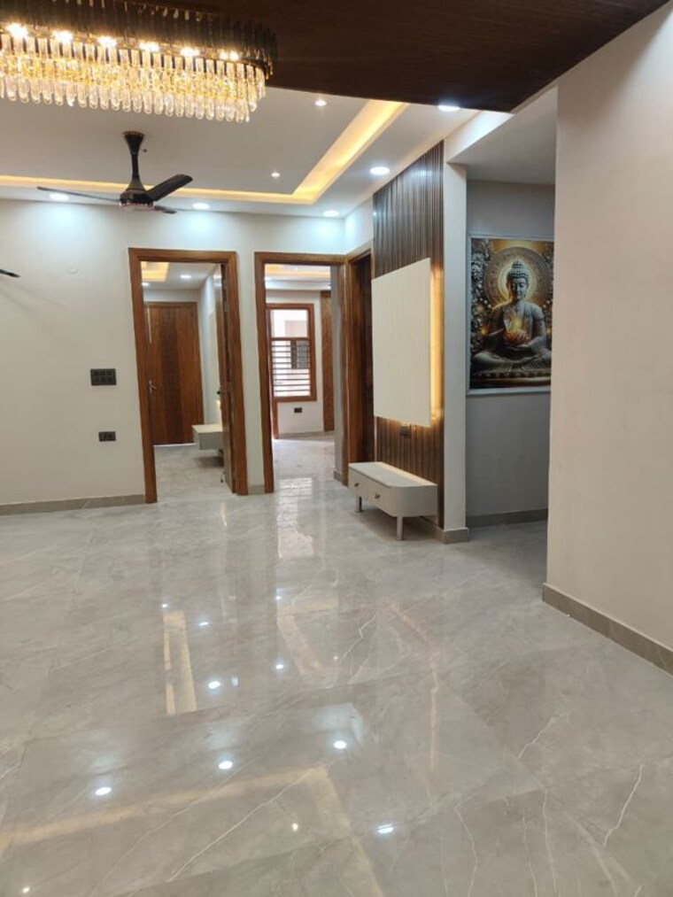 Room, bptp-park-central 4 Bedroom 350 Sq.Yd. Builder Floor In Sector 85 Faridabad 10642891
