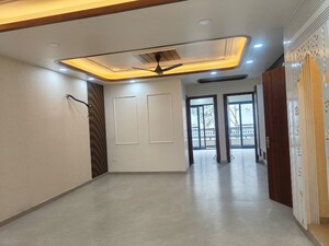 Room in 4 BHK Builder Floor at BPTP Park Central, Sector 85 – for Sale