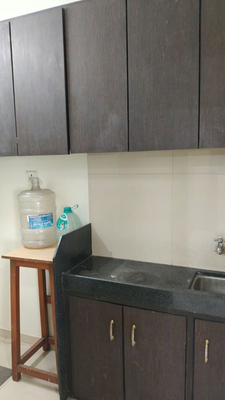 Other, lulla nagar Commercial Office Space 650 Sq.Ft. In Lulla Nagar Pune 10642938