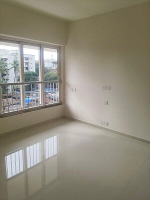 Room in 2 BHK Apartment at Indiabulls Greens, New Panvel – for Rent