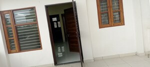 Furnished Amenities in 1.5 BHK Builder Floor at Spring Field, Sector 31 – for Rent