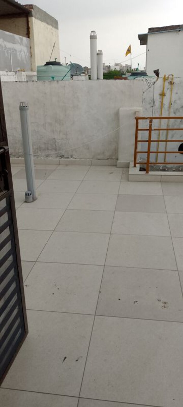 Balcony, spring-field 1.5 Bedroom 100 Sq.Yd. Builder Floor In Sector 31 Faridabad 10643026