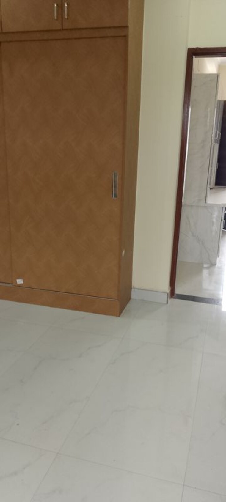 Room, spring-field 1.5 Bedroom 100 Sq.Yd. Builder Floor In Sector 31 Faridabad 10643026