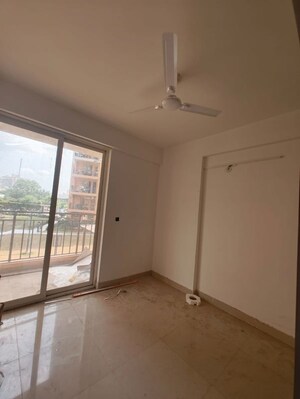 Room in 3 BHK Apartment at ROF Amaltas, Sector 92 – for Rent