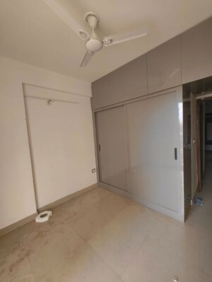 Room in 3 BHK Apartment at ROF Amaltas, Sector 92 – for Rent
