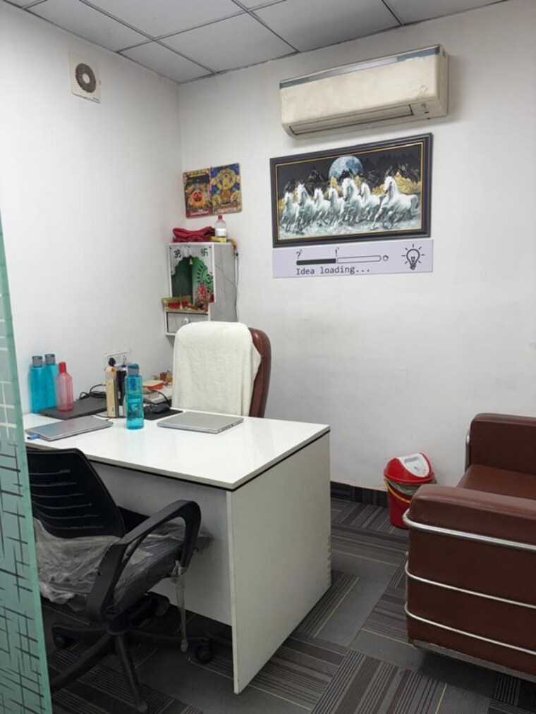 Team Area, sector 63 Commercial Office Space 1400 Sq.Ft. In Sector 63 Noida 10643048