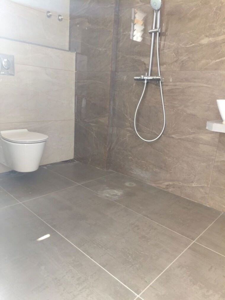 Bathroom, samruddhi-60-onyx 4 Bedroom 1585 Sq.Ft. Apartment In Gotri Vadodara 10643043