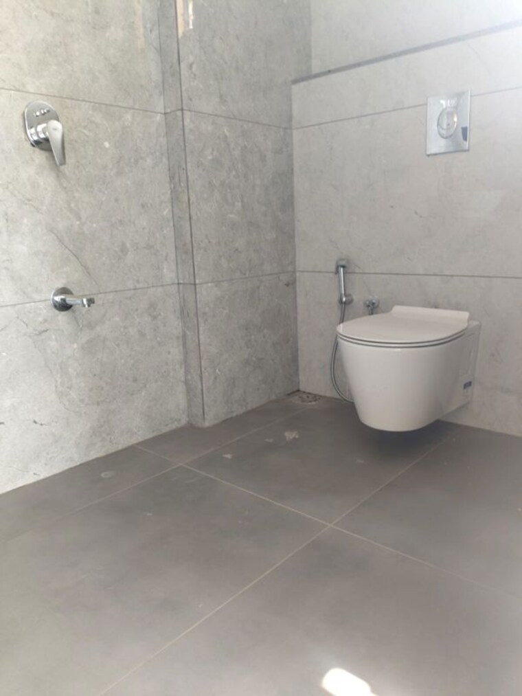 Bathroom, samruddhi-60-onyx 4 Bedroom 1585 Sq.Ft. Apartment In Gotri Vadodara 10643043