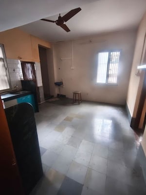 Room in 2 BHK Independent House at Vishnu Nagar – for Rent