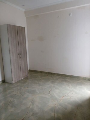 Room in 2 BHK Builder Floor at Aman Vihar – for Rent