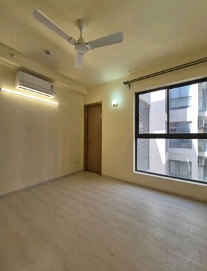 Room in 4 BHK Apartment at Ireo Uptown, Sector 66 – for Rent