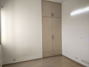 Room in 4 BHK Apartment at Ireo Uptown, Sector 66 – for Rent