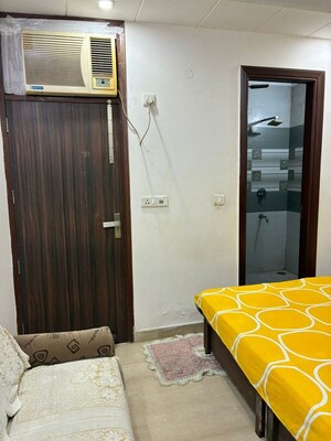 Furnished Amenities in 4 BHK Builder Floor at Rajouri Garden – for Rent