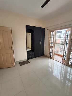 Room in 2 BHK Builder Floor at Koramangala – for Rent