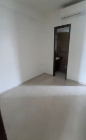 Room in 3 BHK Apartment at Smart World Orchard, Sector 61 – for Rent