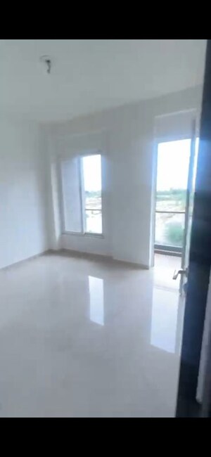 Room in 3 BHK Apartment at Smart World Orchard, Sector 61 – for Rent