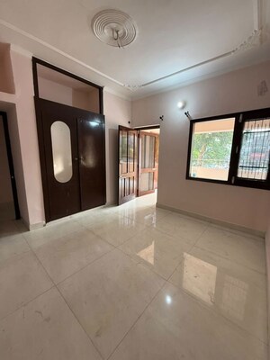 Room in 2 BHK Independent House at Sector 45c – for Rent