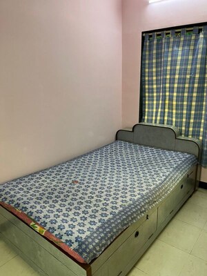 Bedroom in 1 BHK Apartment at Gayatri Corner, Kandivali East – for Rent