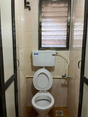 Bathroom in 1 BHK Apartment at Gayatri Corner, Kandivali East – for Rent