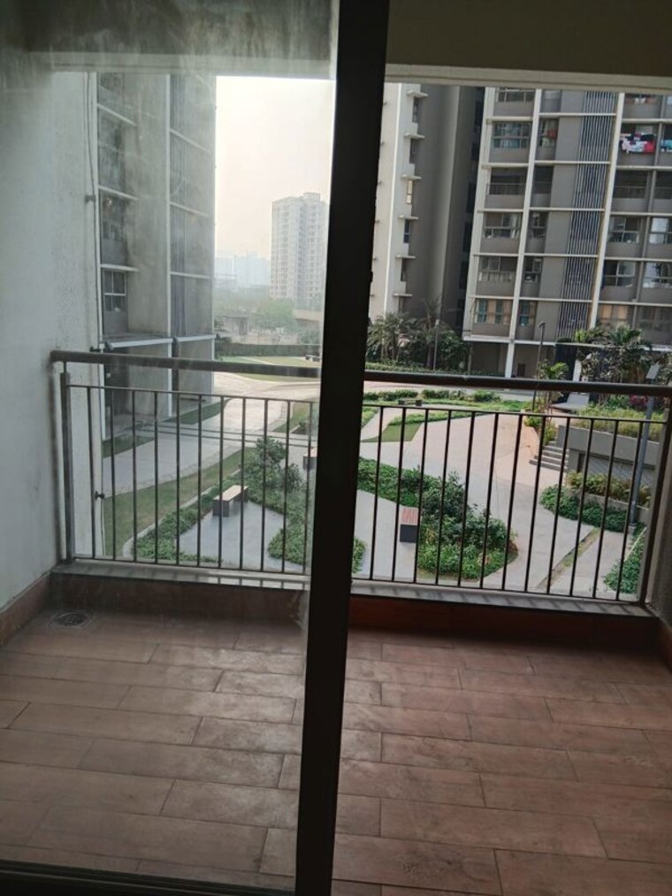 Balcony, kalpataru-paramount 2 Bedroom 711 Sq.Ft. Apartment In Kapur Bawdi Thane 10643110
