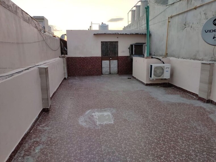 Kitchen, subhash nagar 2 Bedroom 100 Sq.Yd. Builder Floor In Subhash Nagar Delhi 10643136