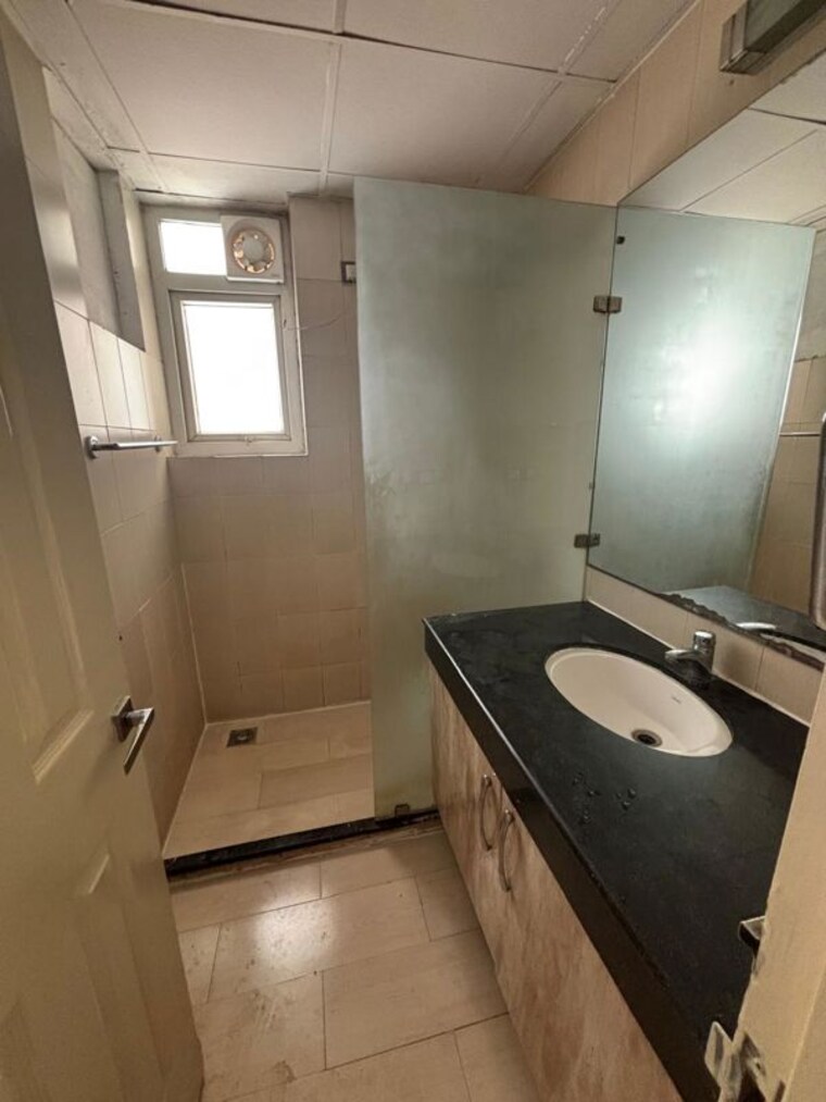 Bathroom, bptp-park-prime 2.5 Bedroom 1437 Sq.Ft. Apartment In Sector 66 Gurgaon 10643177