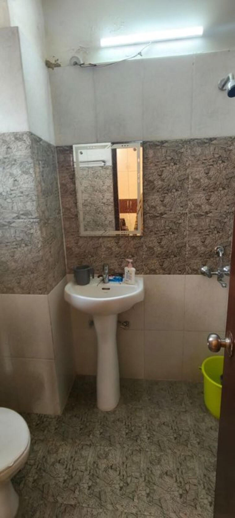 Bathroom, ansal-serene-lakeview 2 Bedroom 900 Sq.Ft. Apartment In Sushant Golf City Lucknow 10643181