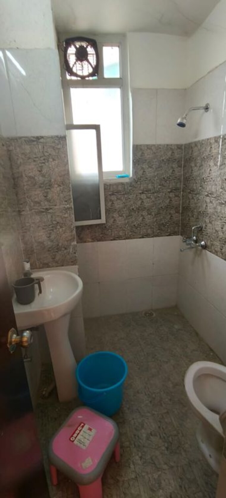 Bathroom, ansal-serene-lakeview 2 Bedroom 900 Sq.Ft. Apartment In Sushant Golf City Lucknow 10643181