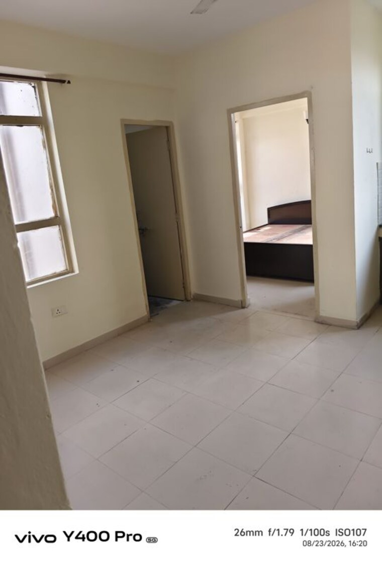 Room, auric-city-homes 1 Bedroom 350 Sq.Ft. Apartment In Sector 82 Faridabad 10643200