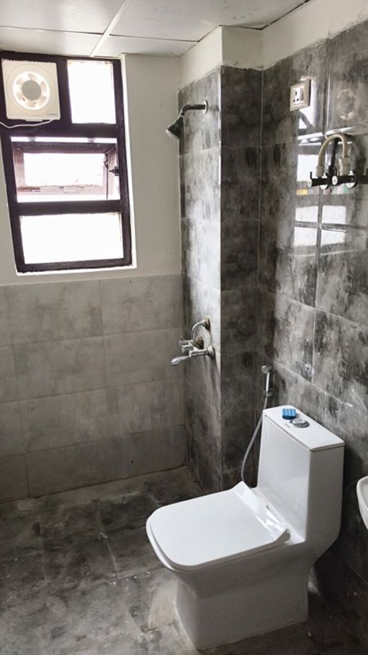 Bathroom, auric-city-homes 1 Bedroom 350 Sq.Ft. Apartment In Sector 82 Faridabad 10643208