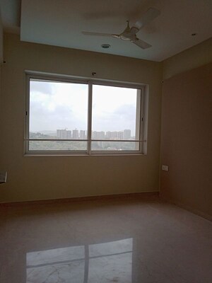 Room in 2 BHK Apartment at Lodha Fiorenza, Goregaon East – for Rent