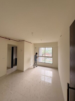 Room in 2 BHK Apartment at Sheth Zuri, Laxmi Nagar – for Sale