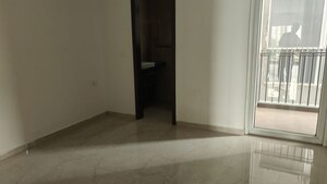 Room in 3 BHK Apartment at Smart World Orchard, Sector 61 – for Rent