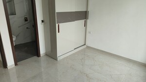 Room in 3 BHK Apartment at Smart World Orchard, Sector 61 – for Rent