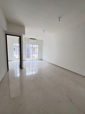 Room in 3 BHK Apartment at Smart World Orchard, Sector 61 – for Sale