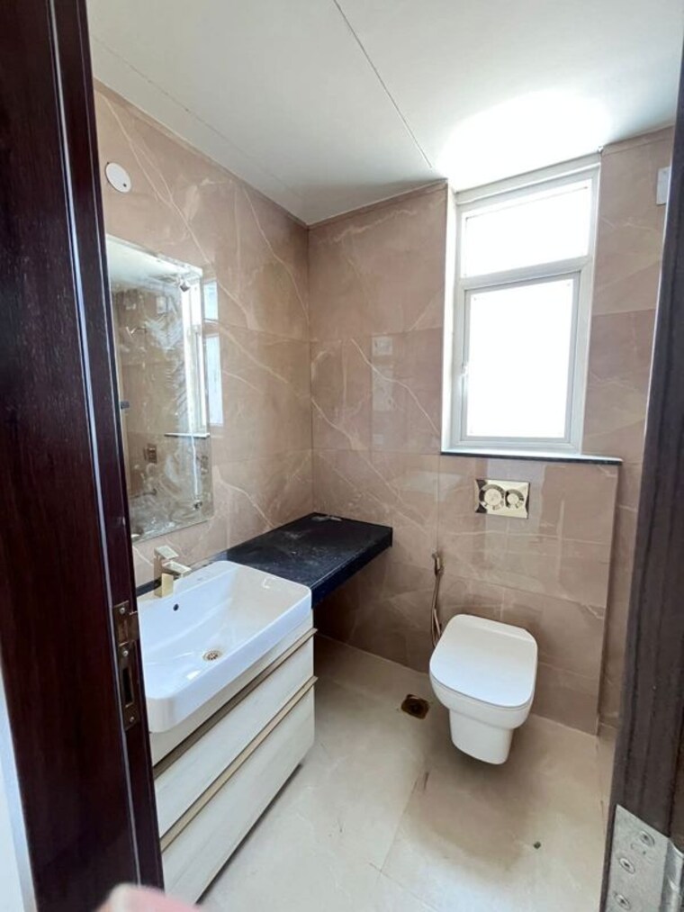Bathroom, smart-world-orchard 3 Bedroom 1626 Sq.Ft. Apartment In Sector 61 Gurgaon 10643221