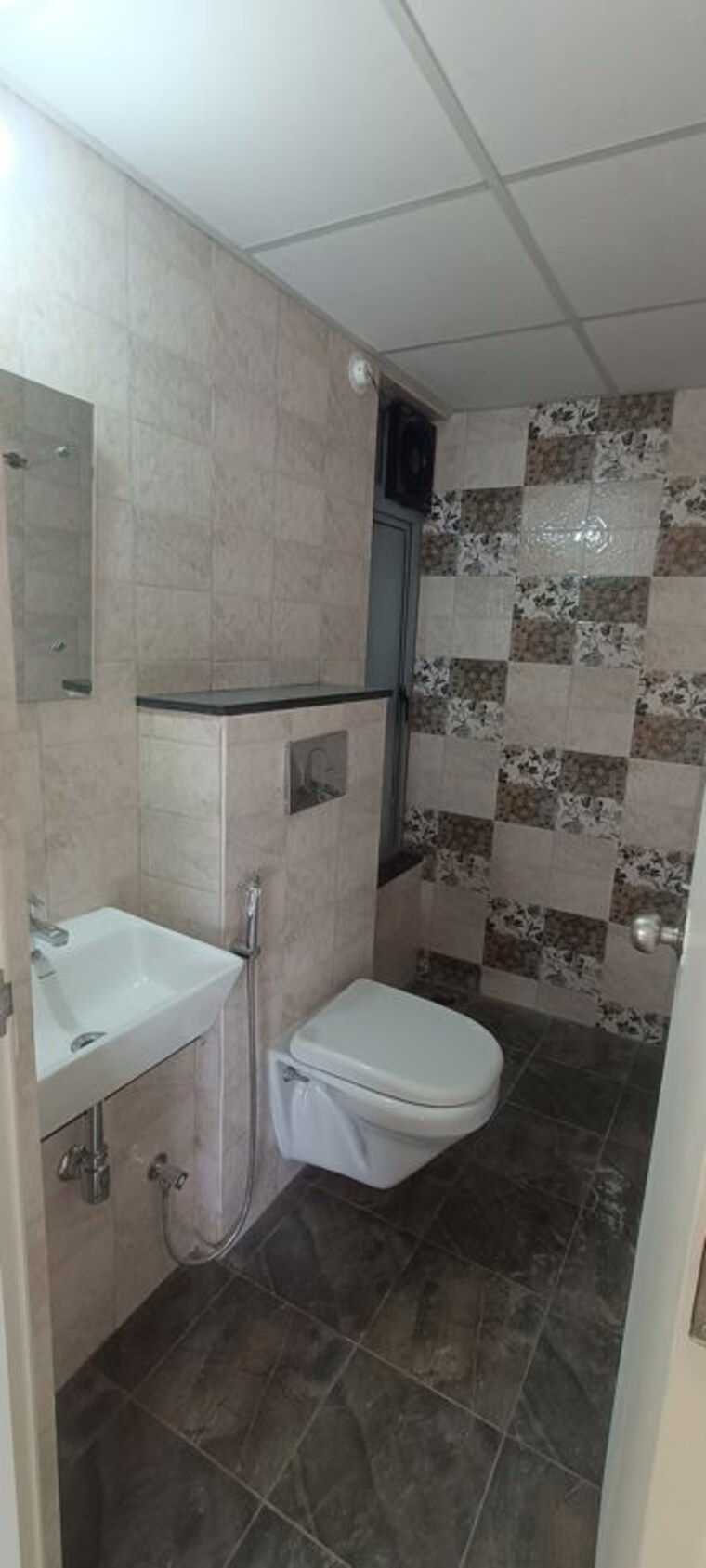 Bathroom, mahindra-happinest-tathawade-phase-1 2 Bedroom 715 Sq.Ft. Apartment In Tathawade Pune 10643212