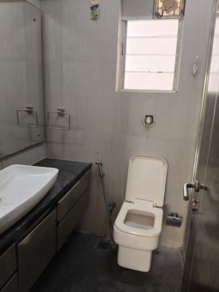 Bathroom, soham-tropical-lagoon 3 Bedroom 950 Sq.Ft. Apartment In Ghodbunder Road Thane 10643227