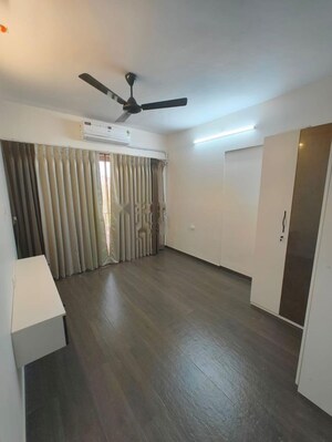 Bedroom in 2 BHK Apartment at EV 10 Marina Bay, Vashi Sector 10a – for Rent