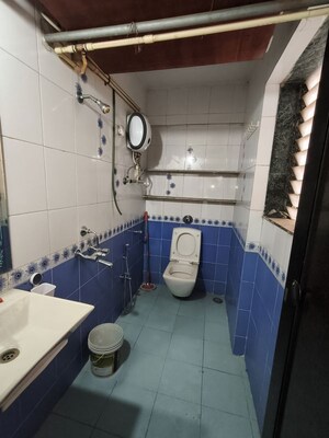 Team Area in 2 BHK Apartment at Golden Park Complex, Gokul Nagar – for Sale