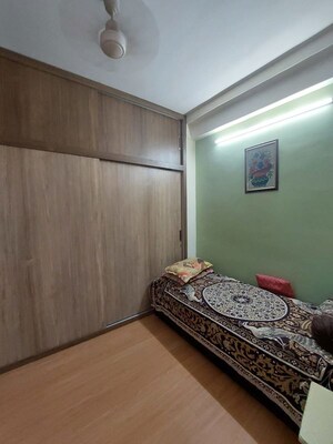 Bedroom in 2 BHK Apartment at Powai – for Rent