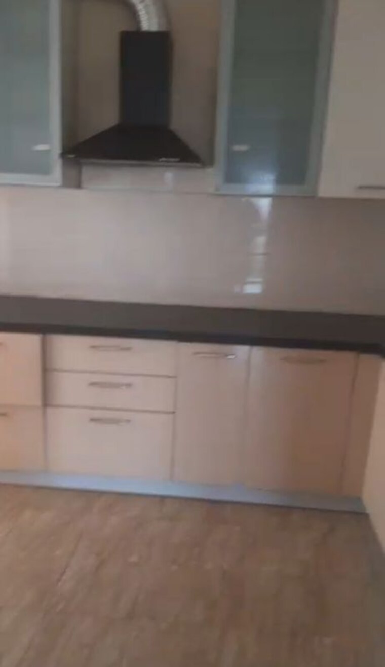 Kitchen, shree-vardhman-victoria 3 Bedroom 1950 Sq.Ft. Apartment In Sector 70 Gurgaon 10643271