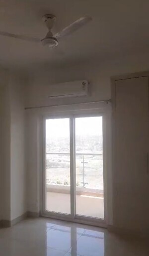 Room in 3 BHK Apartment at Shree Vardhman Victoria, Sector 70 – for Rent