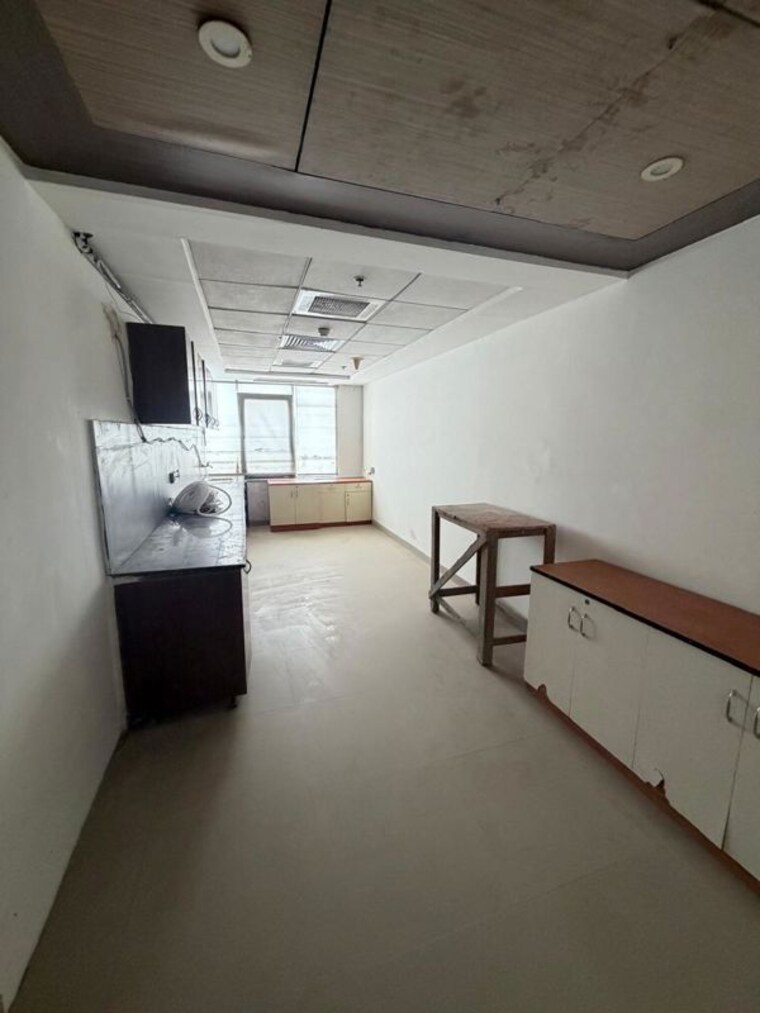 Kitchen, netaji subhash place Commercial Office Space 6150 Sq.Ft. In Netaji Subhash Place Delhi 10643241