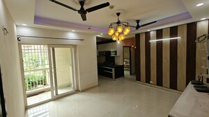 Room in 3 BHK Apartment at Paramount Floraville, Sector 137 – for Rent
