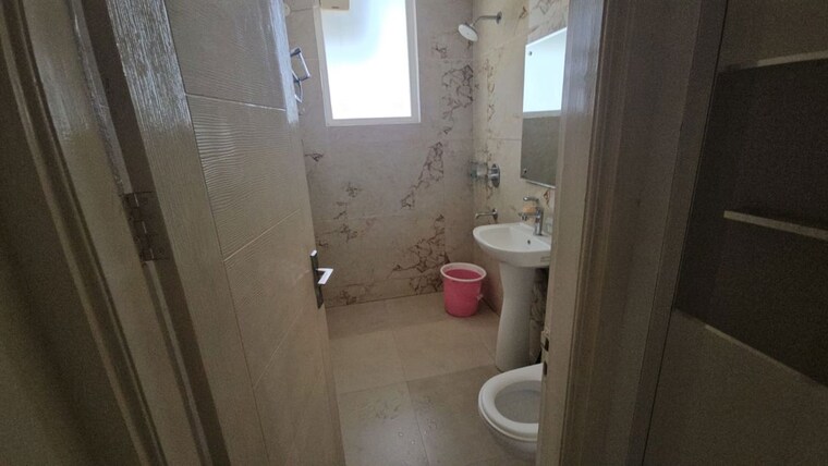 Bathroom, bliss-orra 3 Bedroom 1850 Sq.Ft. Apartment In Ambala Highway Zirakpur 10643292