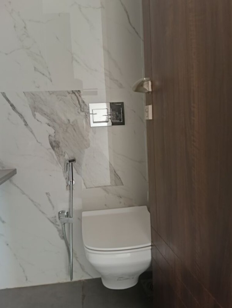 Bathroom, kabra-garnet 3 Bedroom 950 Sq.Ft. Apartment In Malad West Mumbai 10643291