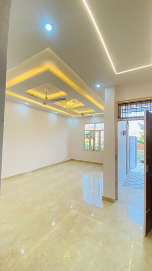 Room in 2 BHK Independent House at VJ DH2 Paradise, Kursi Road – for Sale