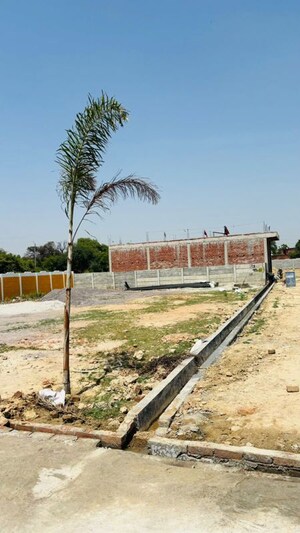 Swimming Pool in 2 BHK Independent House at VJ DH2 Paradise, Kursi Road – for Sale